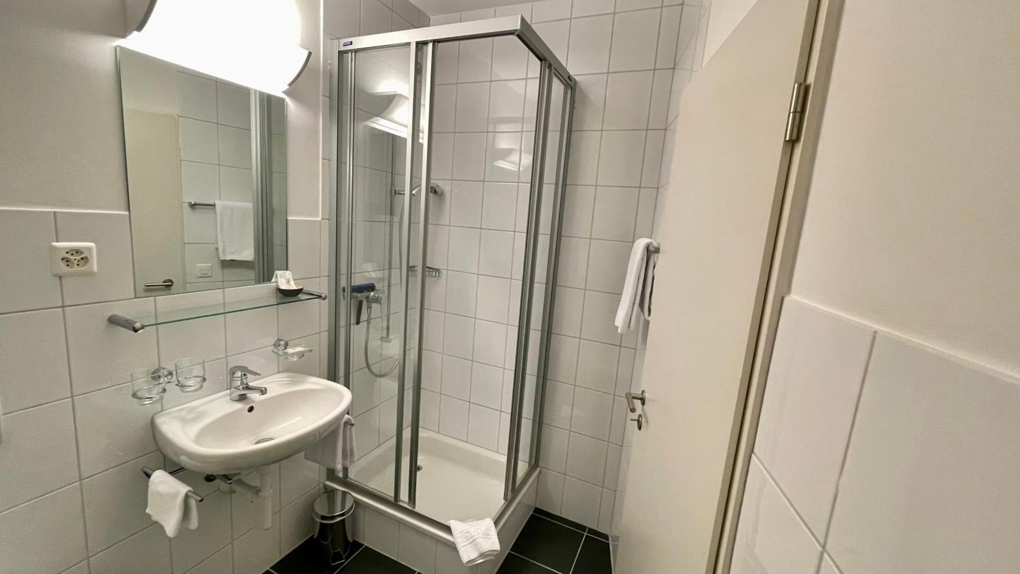 Hotel Movieworld Spiez Kültér fotó