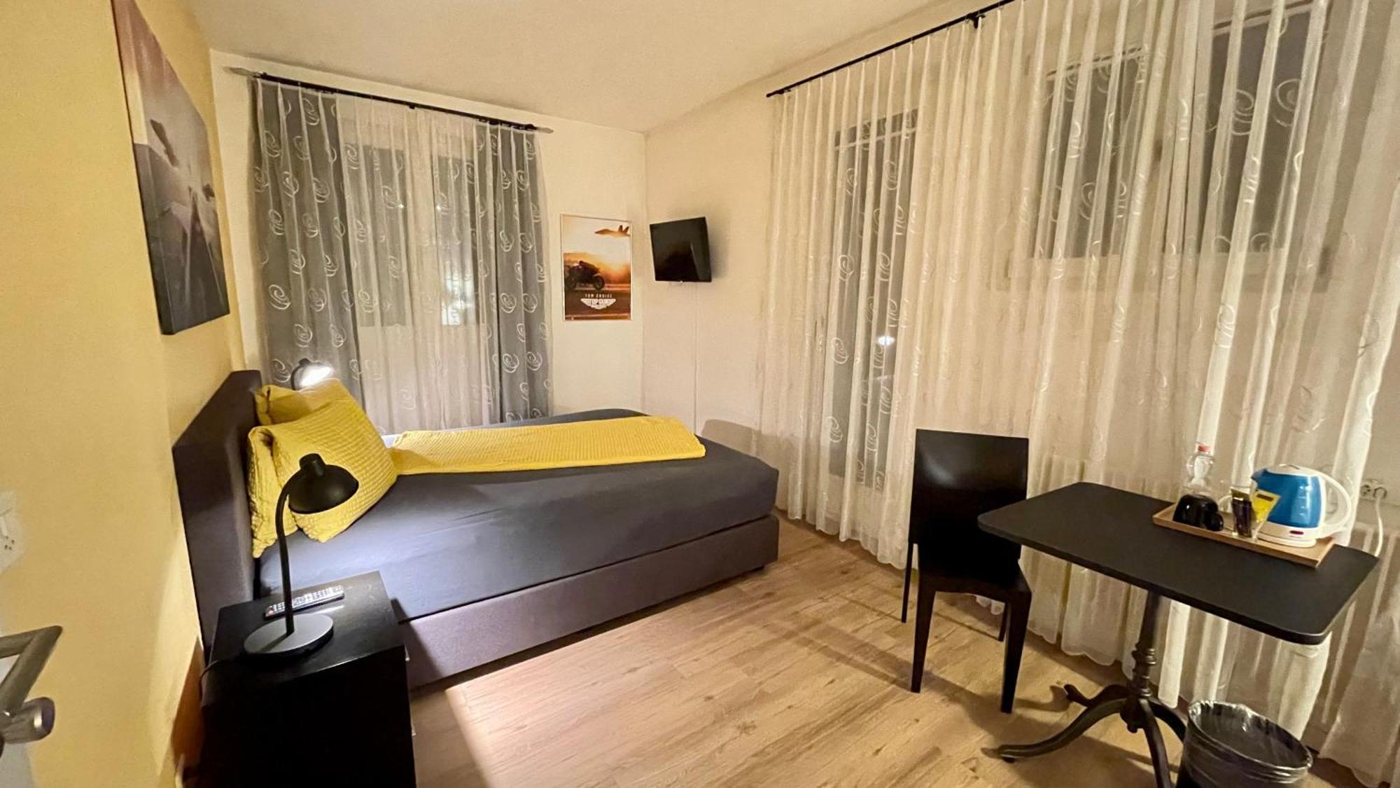 Hotel Movieworld Spiez Kültér fotó