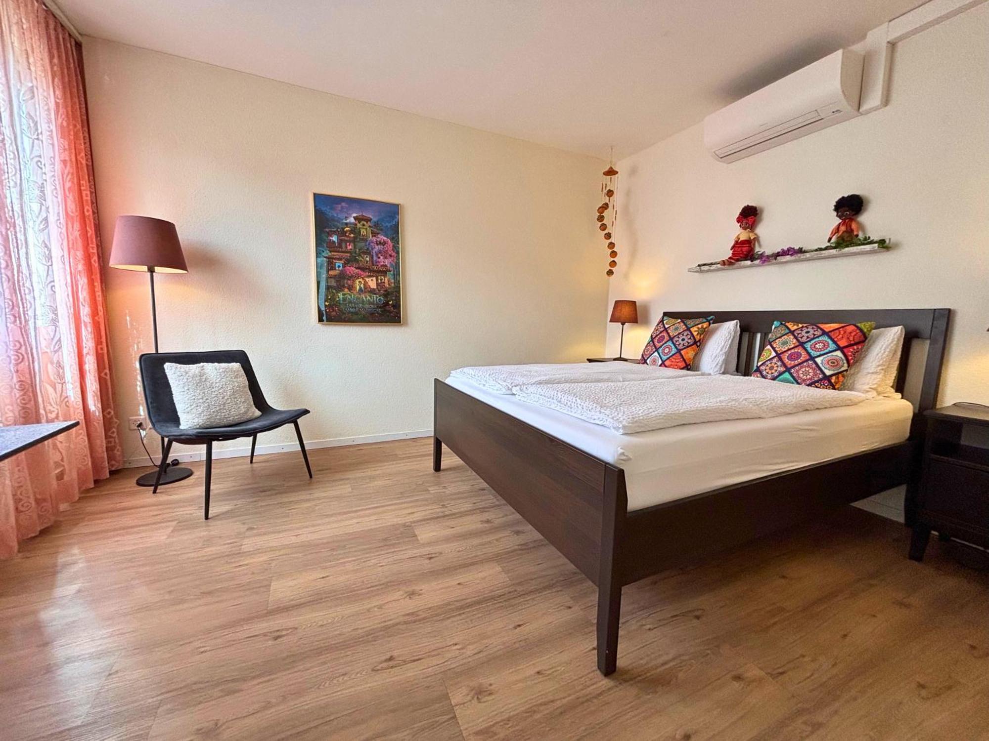 Hotel Movieworld Spiez Kültér fotó