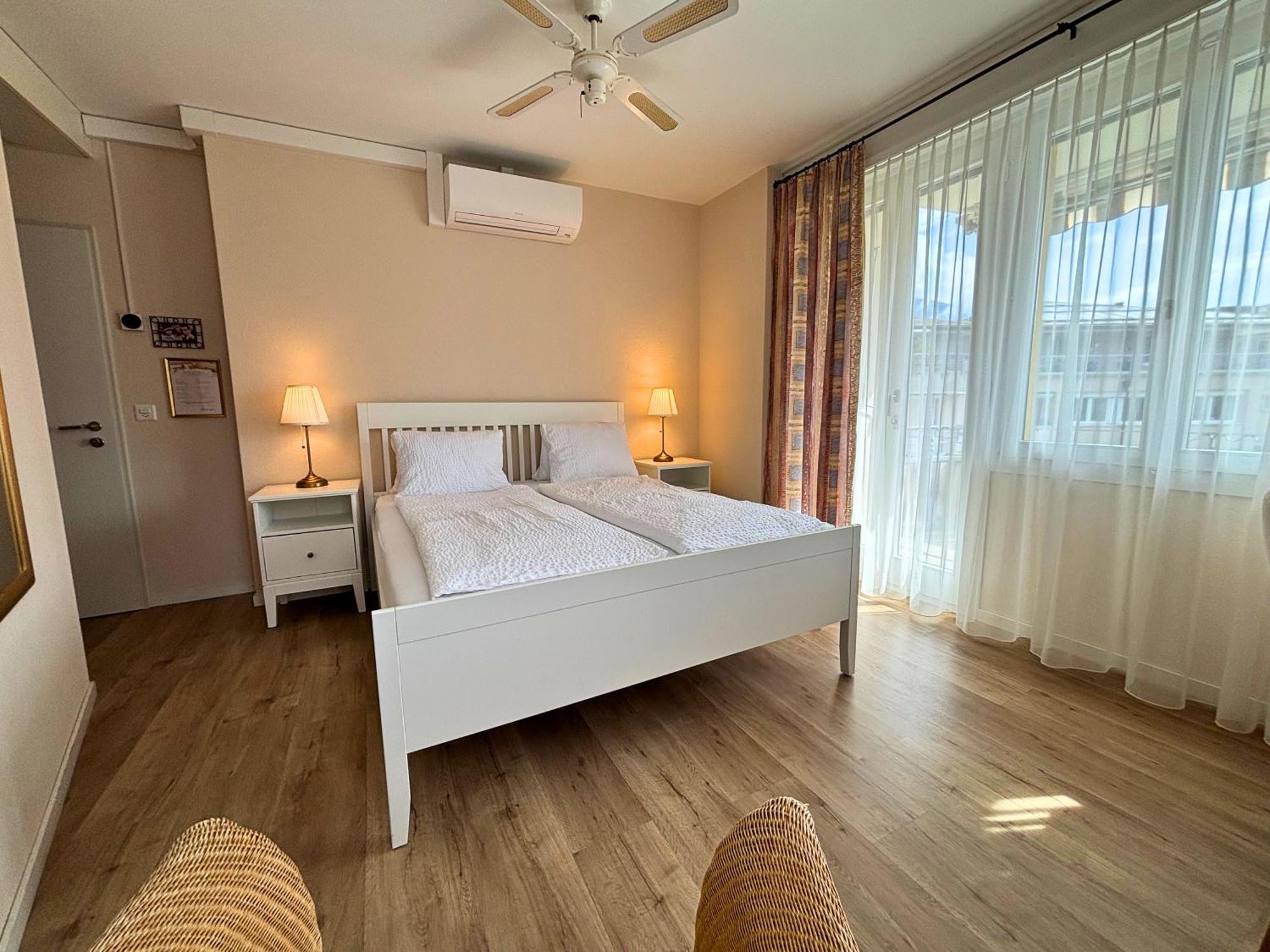 Hotel Movieworld Spiez Kültér fotó